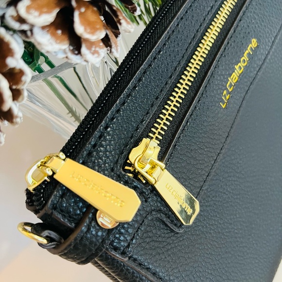 LIZ CLAIBORNE Wristlet “AUBREY” Bag Black w Gold Trim - Picture 4 of 11